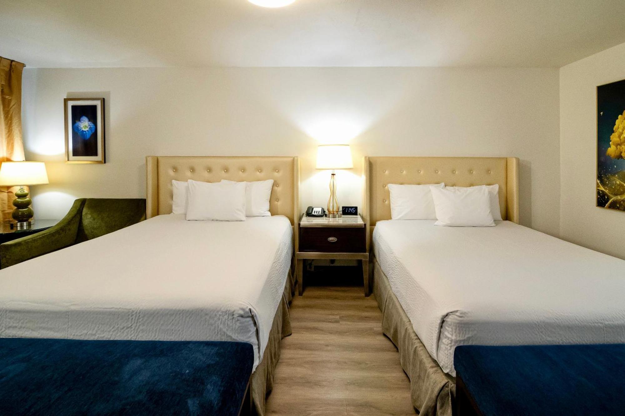 Ramada By Wyndham Yuma Motel Exterior photo